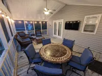 Lakefront ~ Boat ~ Kayaks ~ Fire Pit ~ Private Dock ~ Bar ~ Pool Table Hotels in Gumlog