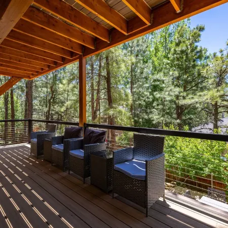Air Conditioned 3200 sq/ft Home, New Decks & Hot Tub in the Pines.