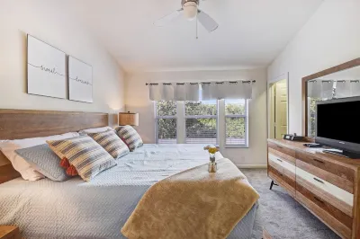 Nature view pool home near Disney and dining; King bed Master Hotels in West Kissimmee