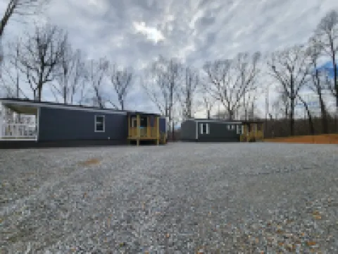 Cozy cottage w/1 bedroom, WiFi, AC in tranquil Springville close to boat ramps