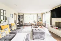 Hillside Cottage w/ Chef's Kitchen miles from Seattle Hotels in Issaquah