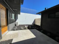 Updated 2-bedroom Apartment close to Hospitals. Located 1 mile from HWY 99.