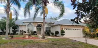 Luxury Home with Heated Pool & Hottub! Close to Golf, Beach, & Amusement Parks.