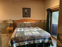 4 Bed, 4 Bath, Lake Cabin w/ Hot Tub Near Dollywood, Pigeon Forge & Smoky Mnts