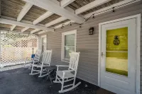 The Yellow Door is a 2 Bdrm 1 Bath Unit Sleeps 5 - Linens Included!