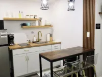 Coastal Haven Casita  pvt suite pet friendly Hotels in Pinellas Park