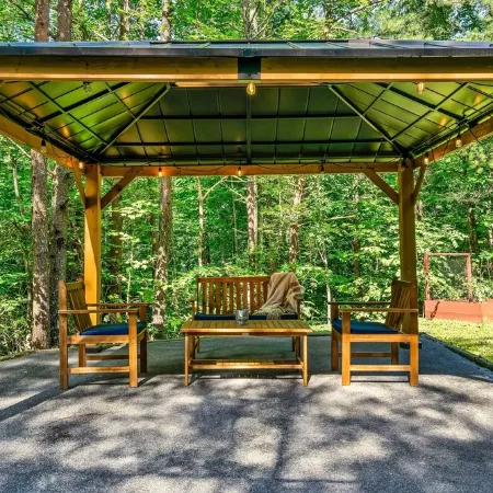 Private Hot Tub - Winter Woodland Setting - Charming Cabin - No Scary Roads