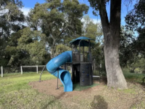 Modern home, Dog Agility Run, Game Room, Fire Pit & New Playground Hotels in Atascadero