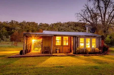 Historic Miners Cottage on Howqua River