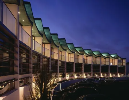 2: Apartment with Magnificent Sea Views Отели рядом с достопримечательностью «Sandymouth Beach»