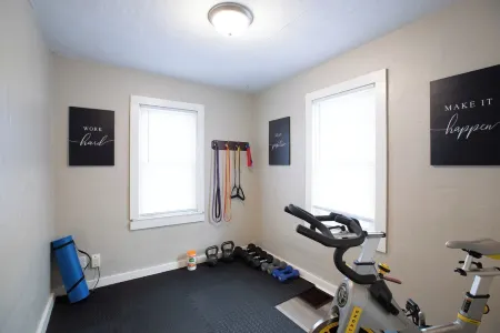 Charming 2-bedroom house in lovely La Crosse, minutes from downtown area