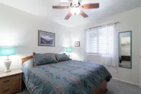 Waterfront Vacation Home Executive Rental-peaceful residential LAKE neighborhood