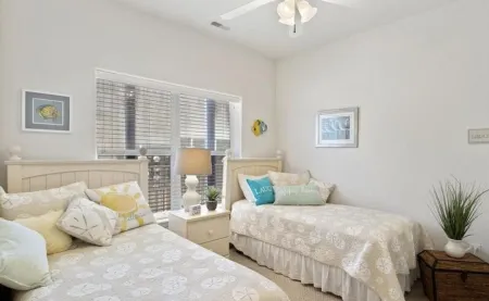 LAKEFRONT 2 BED/2 BATH CONDO W/ BOAT SLIP +3 POOLS & 2 HOT TUBS @ 2MM