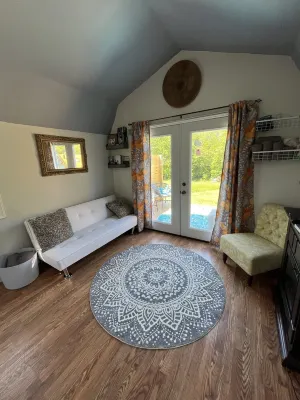 Star glazing Tiny house off grid peaceful Stone Mountain State Park and Fire pit