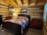 “The Fox Den” WhittleSticks Cabin in Lancing Hotels in Morgan County