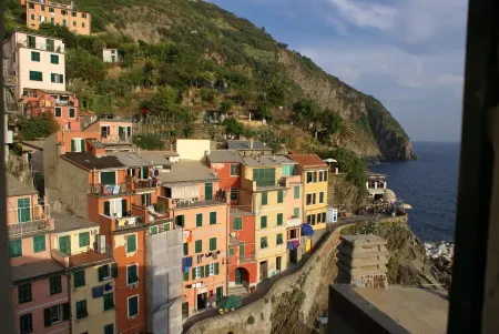 A few meters from the sea, with sea view balconies in the 5 Terre park.