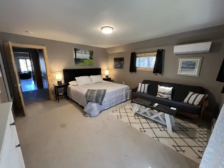 Picturesque Up North Lakeside Family Getaway