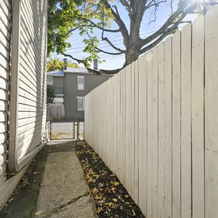 Jefferson Off Main: *4 Beds*King Beds*Walk to Main* 3 Full Bath