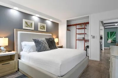 Oh-So-Close to Waikīkī Beach Condo  호텔