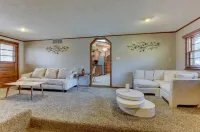 4bed/2bath retreat:Modern comfort, timeless charm. Your Ideal short-term escape.