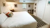 Cozy, Quiet and Private, Giant Jacuzzi Tub, 25 minutes to Asheville & Cherokee