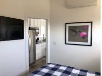 Goose Island Flats - The Ibis 1 BR 1 BA