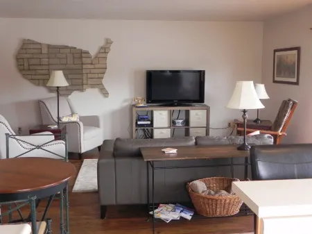 Walking distance to downtown Fish Creek, DC Auditorium and Peninsula State Park.