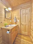 BURNT MALLOW - Couples Cabin - Minutes from Hochatown - Hot Tub - Pet Friendly