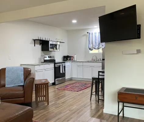 Castroville, Little Alsace of Texas, cozy backhouse! 20 minutes to theme parks