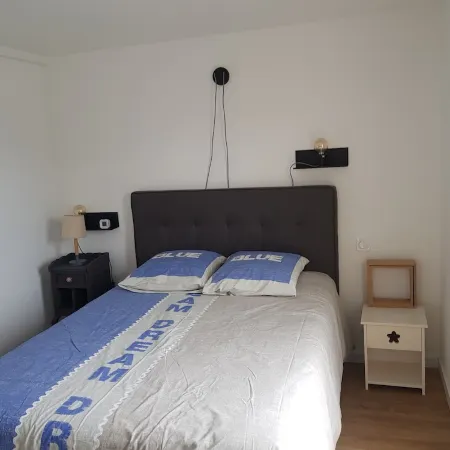 T2 apartment with sea and port view