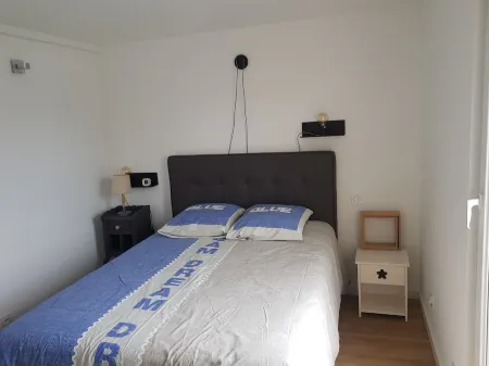 T2 apartment with sea and port view