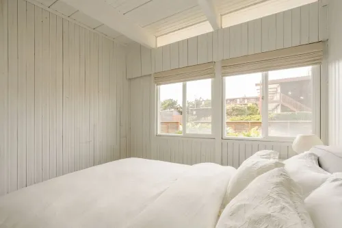 New! Cutest Cottage on the Oregon Coast + Hot Tub + Steps to the Beach!