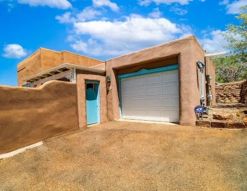 Charming Santa Fe Adobe Home 2 BR w/Elevated Views