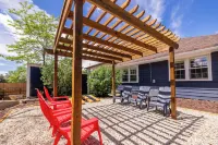 Central Cozy Cottage! Spacious entertaining area, gameroom, and cornhole arena!