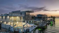 Sunset House on the Bay Hotels near John Pennekamp Coral Reef State Park