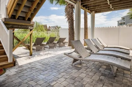 ☆Oceanfront Serenity☆ Private Pool & Beach Walkway Отели в г. Серфсайд Бич