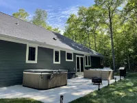 2 Neighboring Homes Sleep 24 - 8 Bedrooms and 10 Bathrooms