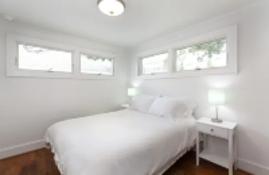 "Seadar" Cottage - A Mid-Century Beach Cutie!