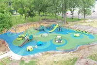 Beautiful walkout lakefront property - Location, Location, Location!!! Hotels in Fairmont