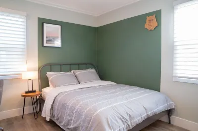 Modern Private Cozy Suite - Mins from Everything