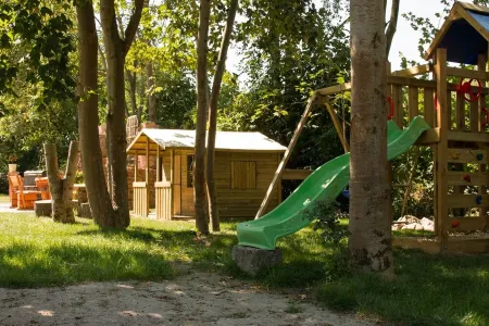 Apartment Im Schlossgarten Herbsleben Отели в г. Унструт-Хайних