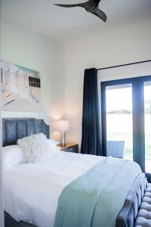 Silverstone / Casita #5 - Private Porch, Luxury, Country Feels, Walk to Wineries