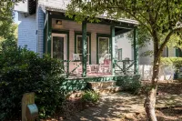 The Surf Shack BHI; 2BR beach cottage on East Beach! Hotel a Bald Head Island