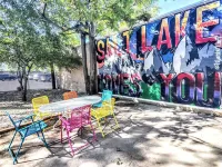 Charming City Cottage - 3 King Beds! Fiber Wifi!