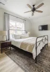 5-bedroom lodge on Table Rock! Game room w/ arcade & shuffleboard, lazy river!