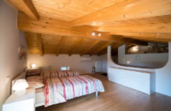 House with pool and private park in Valpolicella