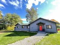 New 3-Bed Charming House Hotels in Saranac Lake