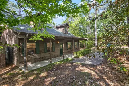 Water front Cabin on Lake Sam Rayburn with water access/views