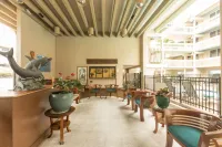 Deluxe Oceanfront Studio Condo