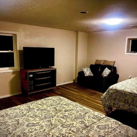 Newly Remodeled River Cabin close to Ft Leonard Wood